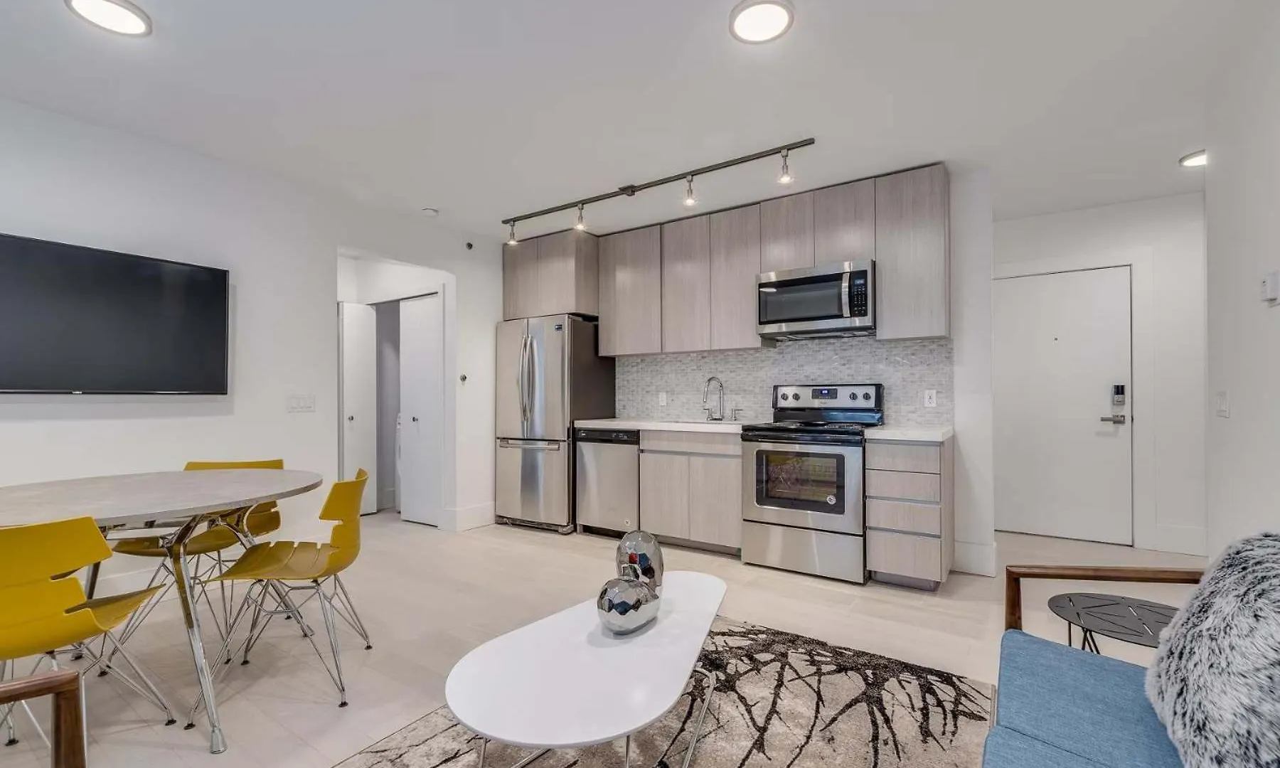 Modern And Stylish Apartment With A Cozy Vibe Βανκούβερ