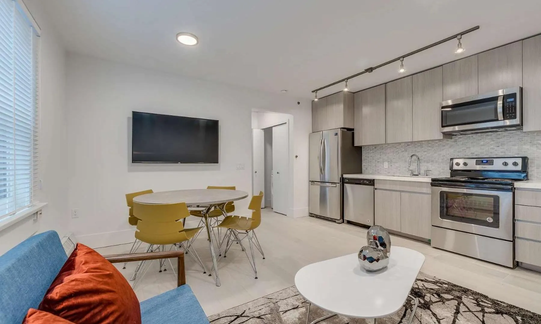 Modern And Stylish Apartment With A Cozy Vibe Βανκούβερ Καναδάς
